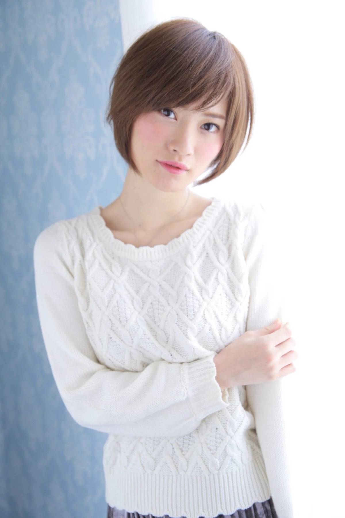 シンプル丸みショート