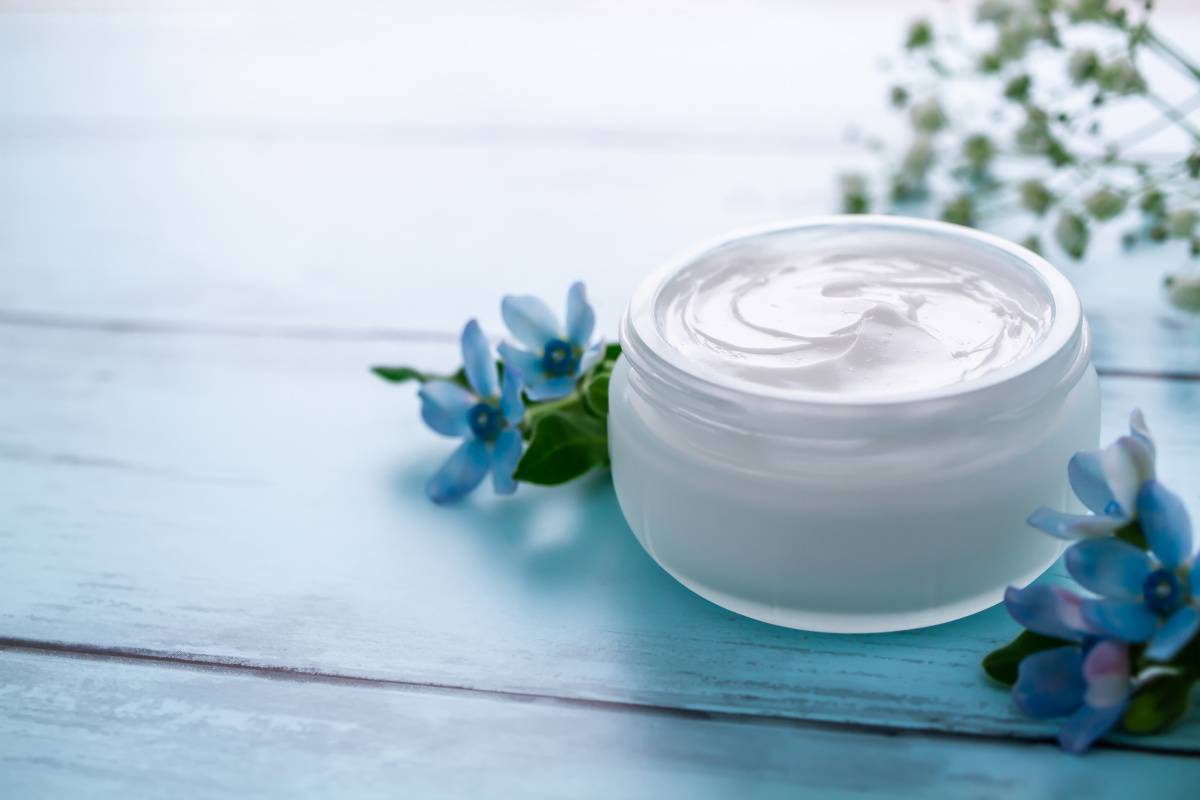 乾燥のための美容保湿クリーム