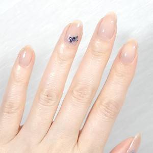 甘くないのが今っぽい。不器用さん向け「リボンネイル」のやり方