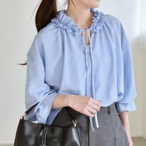 着るだけで若々しく見える！大人女子のためのトップス5選〜2026春〜