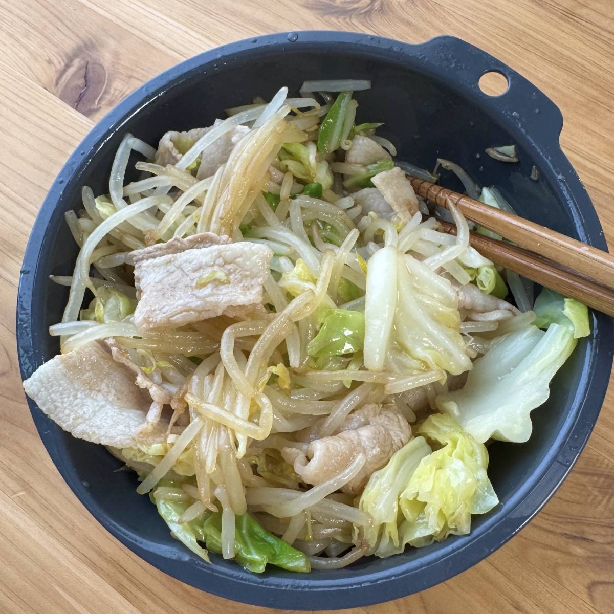 サッポロ一番公式の「マシマシ豚サッポロ一番しょうゆ味」のレシピ