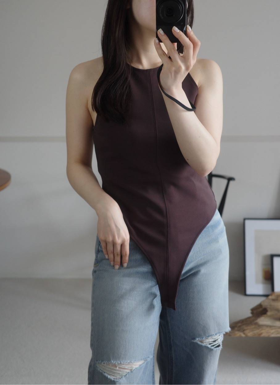 H&M ポンチ素材ノースリーブボディースーツ