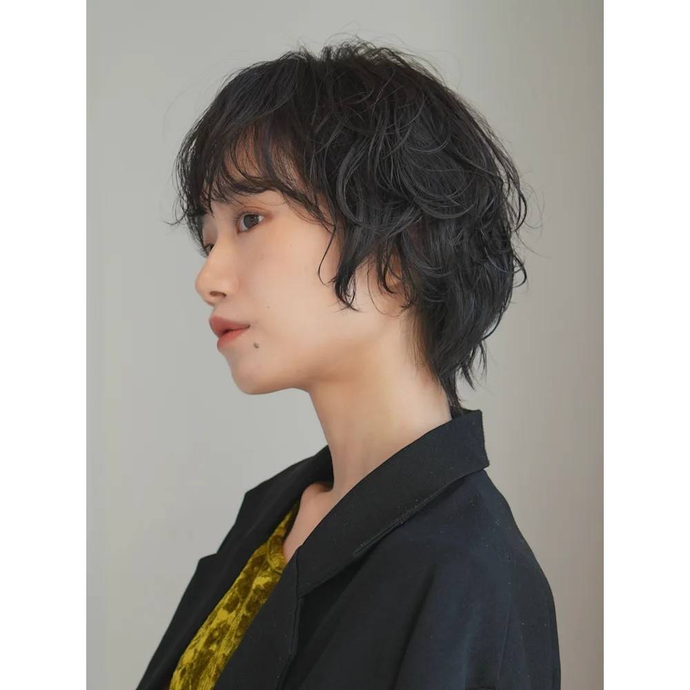 くせ毛風のゆるパーマショート