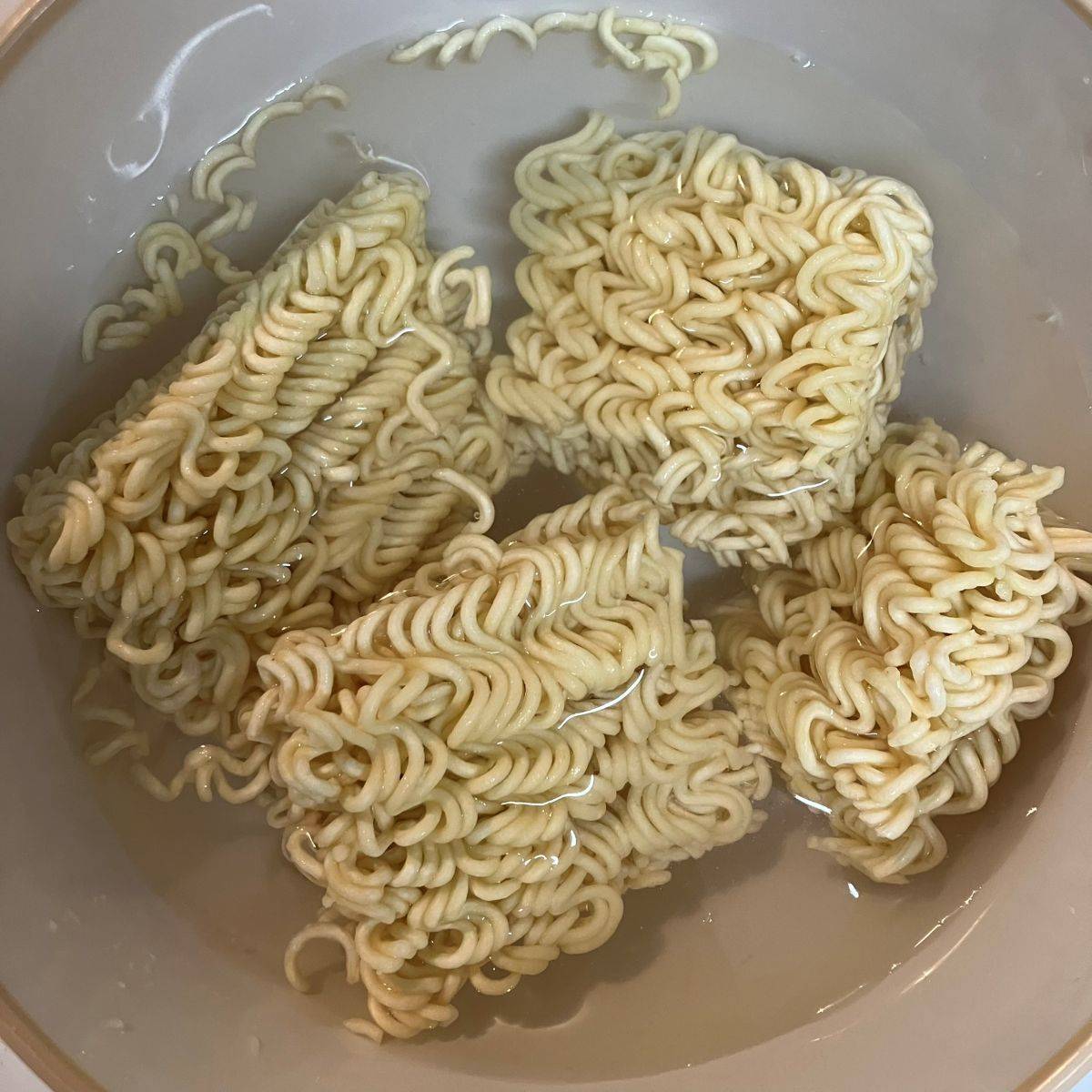 サッポロ一番公式の「冷やしみそコーンラーメン」のレシピ
