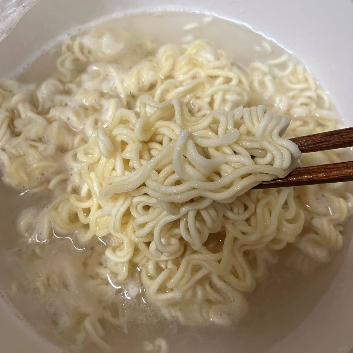 サッポロ一番公式の「冷やしみそコーンラーメン」のレシピ