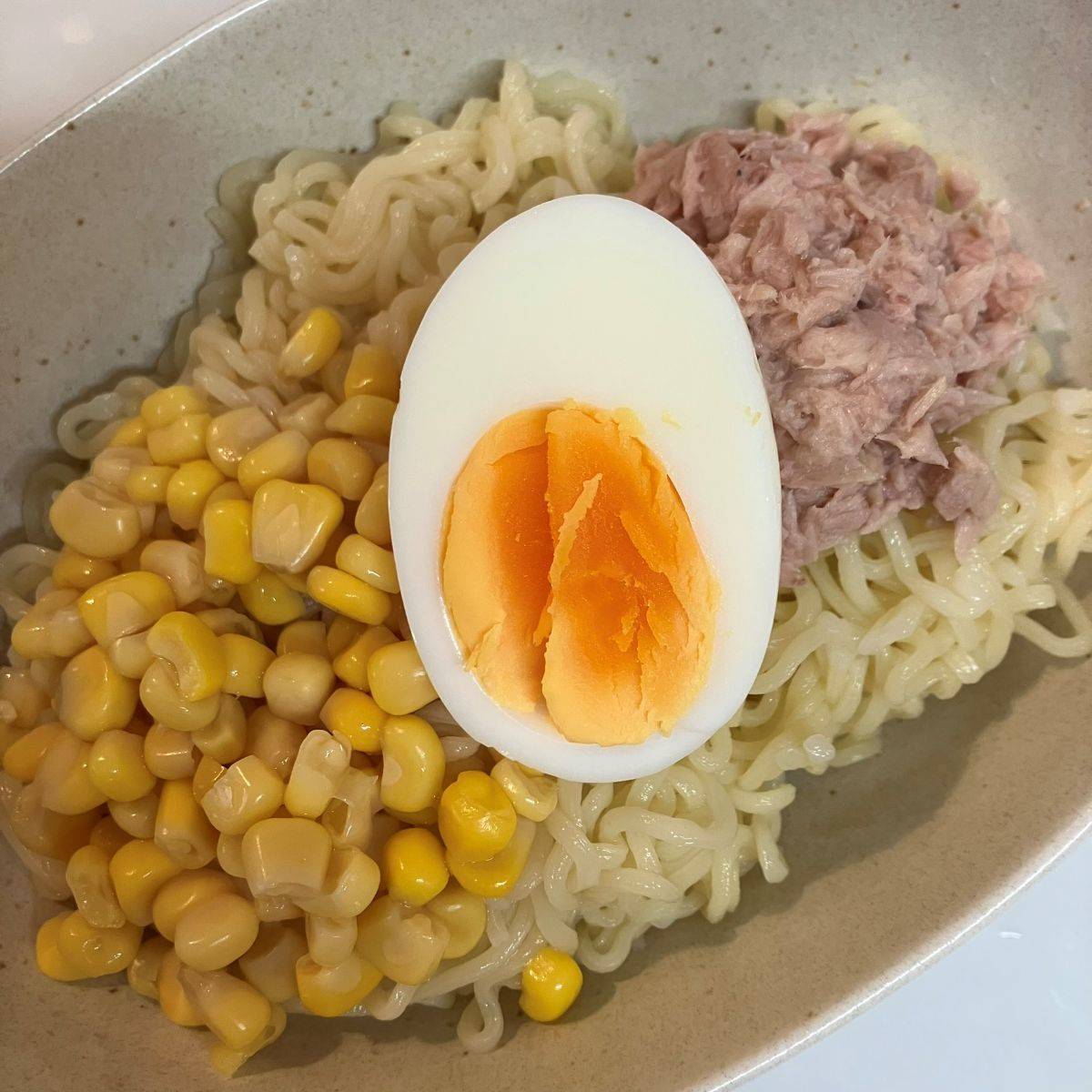 サッポロ一番公式の「冷やしみそコーンラーメン」のレシピ