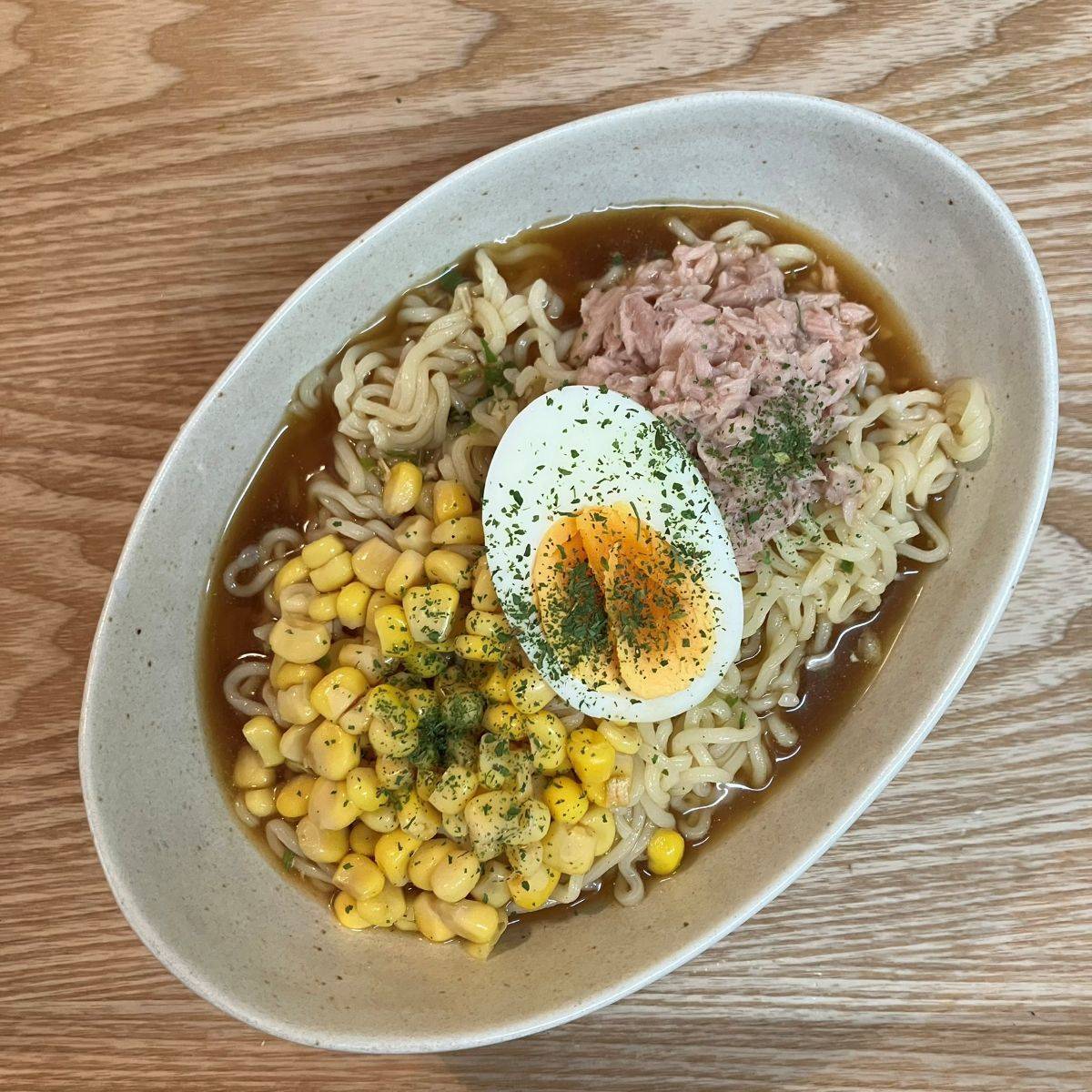 サッポロ一番公式の「冷やしみそコーンラーメン」のレシピ