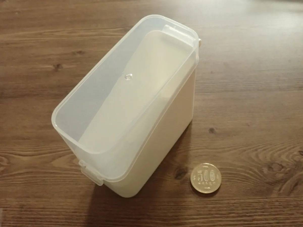 DAISO(ダイソー)：チーズがすっきり入るケース
