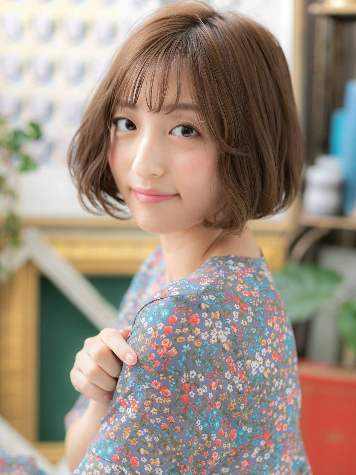 Aラインくせ毛ボブ