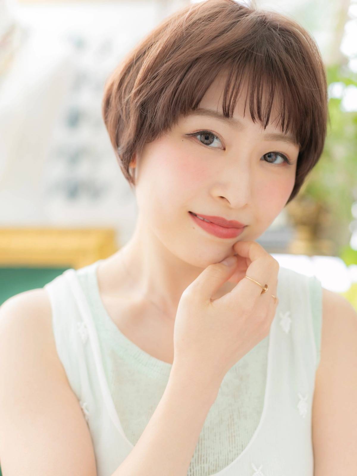 ふんわり立体感レイヤーショート