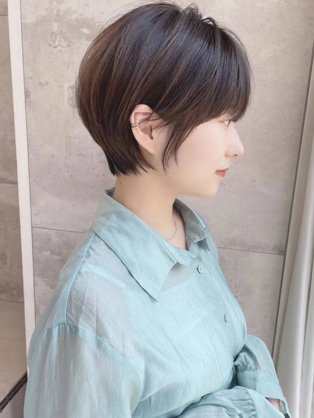 清潔感のある黒髪ショート