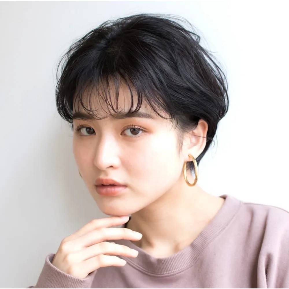 くせ毛風パーマのニュアンスショート