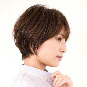  シンプル前下がりショート 