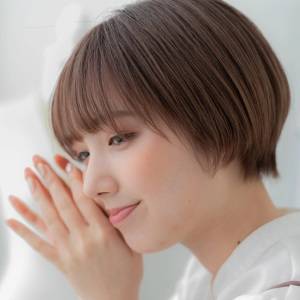  自然にまとまるマッシュショート 