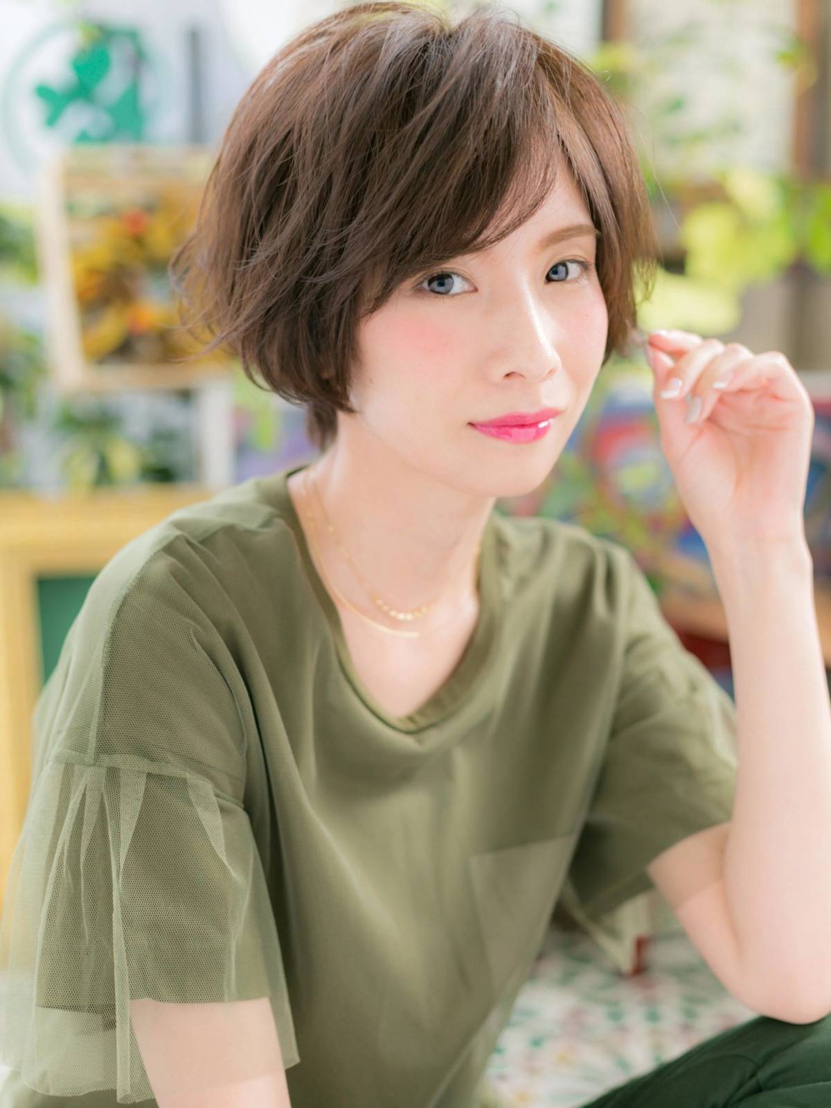 アシンメトリー無造作ショート"