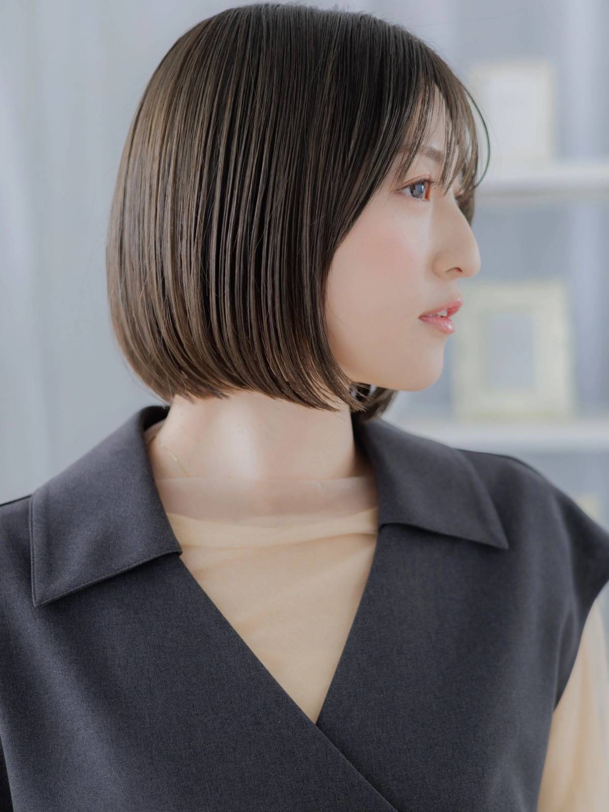 黒髪シンプルボブ