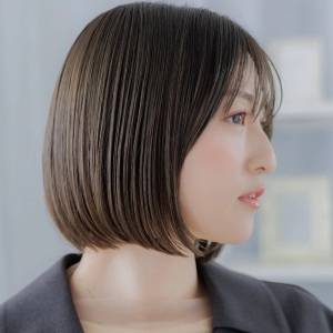  黒髪シンプルボブ 