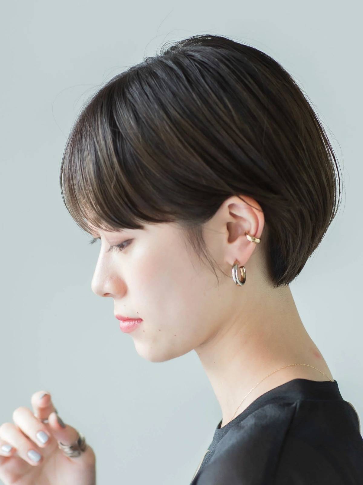 清潔感あふれる黒髪ショート