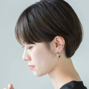 清潔感あふれる黒髪ショート 