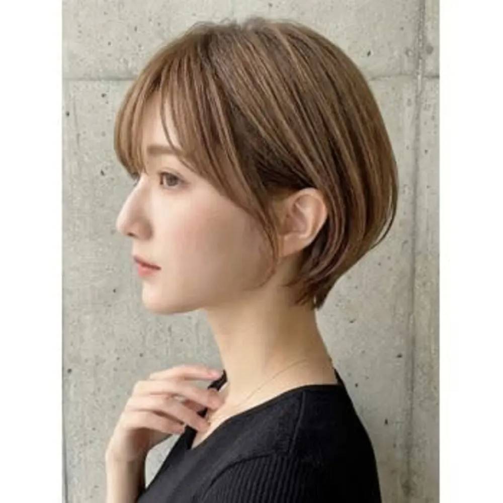 透明感ベージュの美人ショート