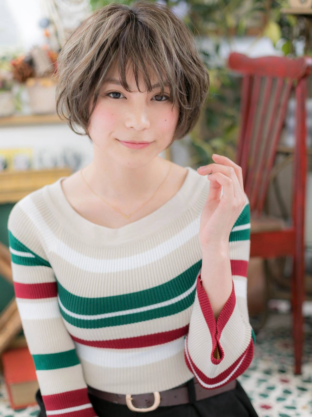 立体感ゆるウェーブショート
