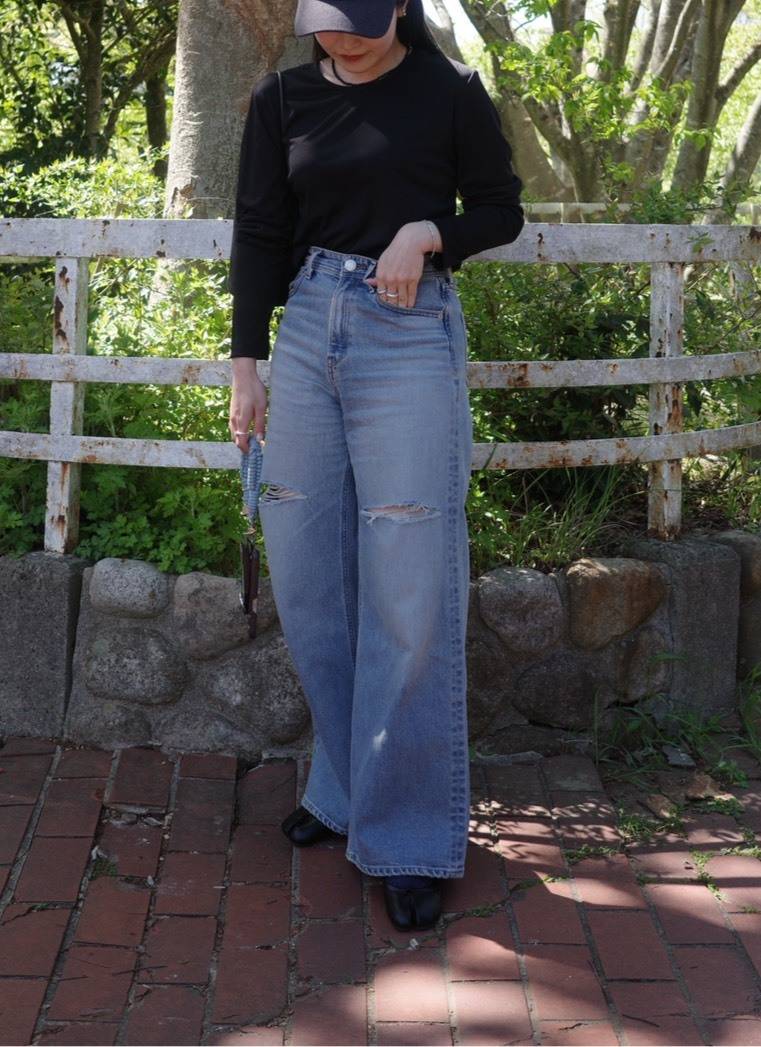 YANUKのバギーストレートデニムパンツ