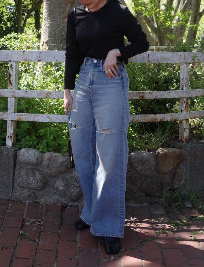 YANUKのバギーストレートデニムパンツ