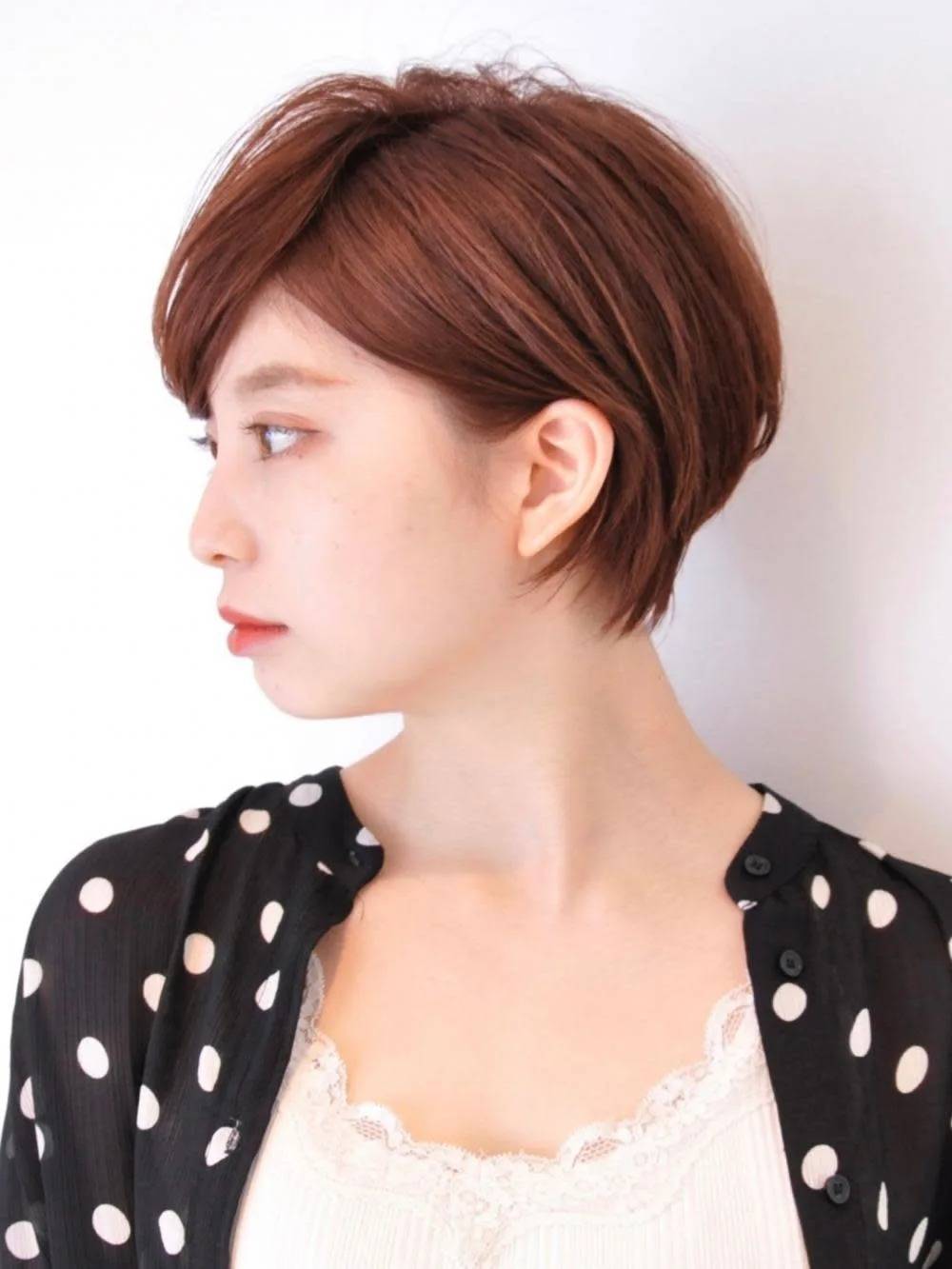 シンプル耳掛けショート