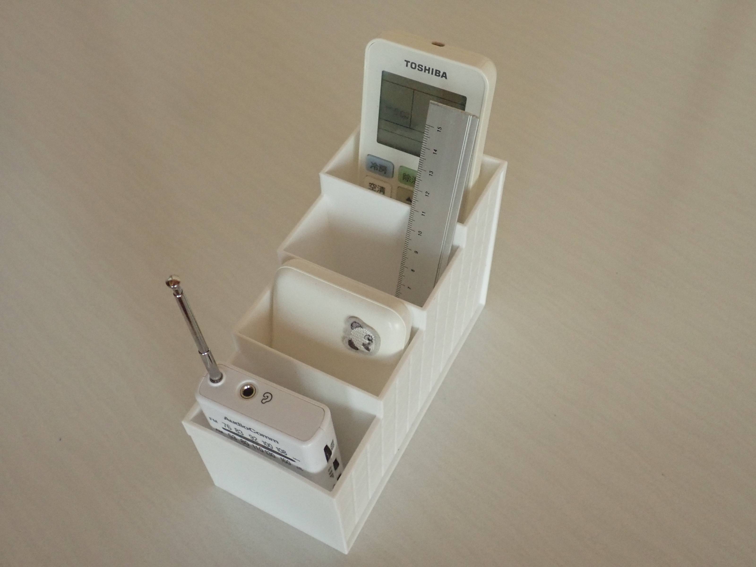 ダイソーのリモコンスタンド01ホワイト