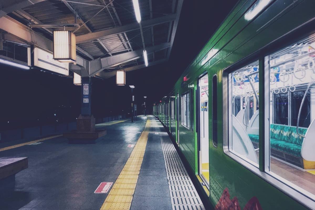 停車中の電車