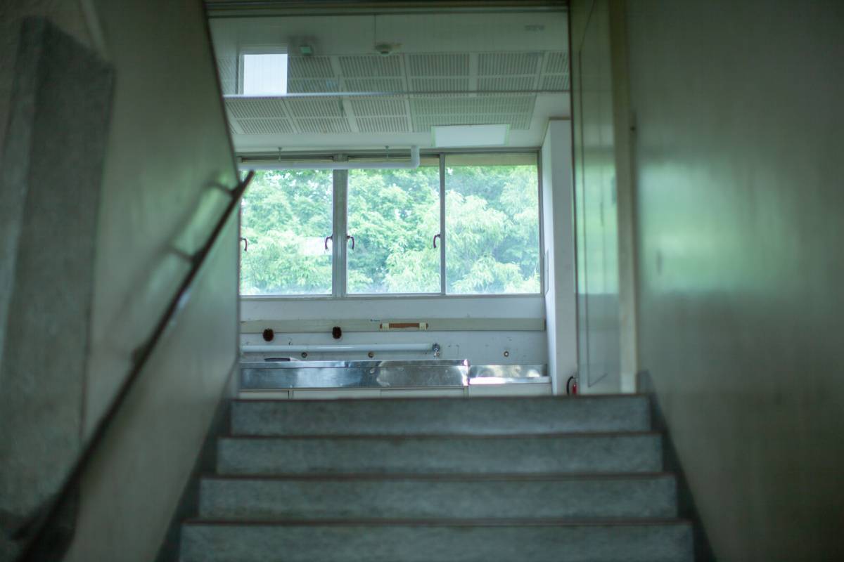 学校／階段