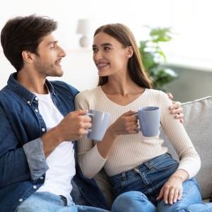 電話やLINEしすぎてない？あなたの「重い女度」をチェック！