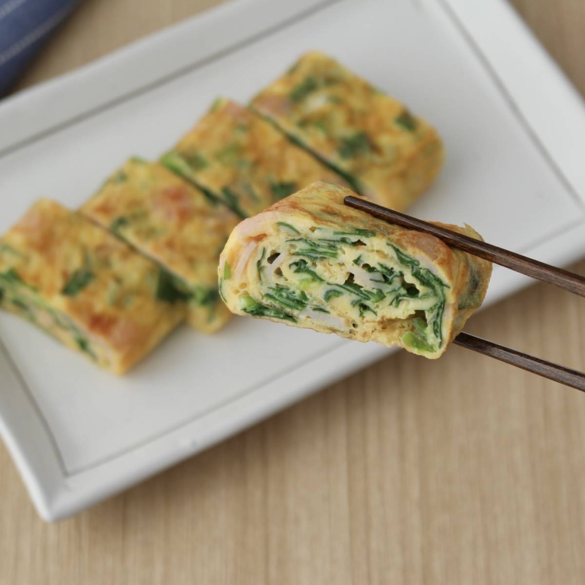 JAグループ公式の「ニラとベーコンの卵焼き」のレシピ