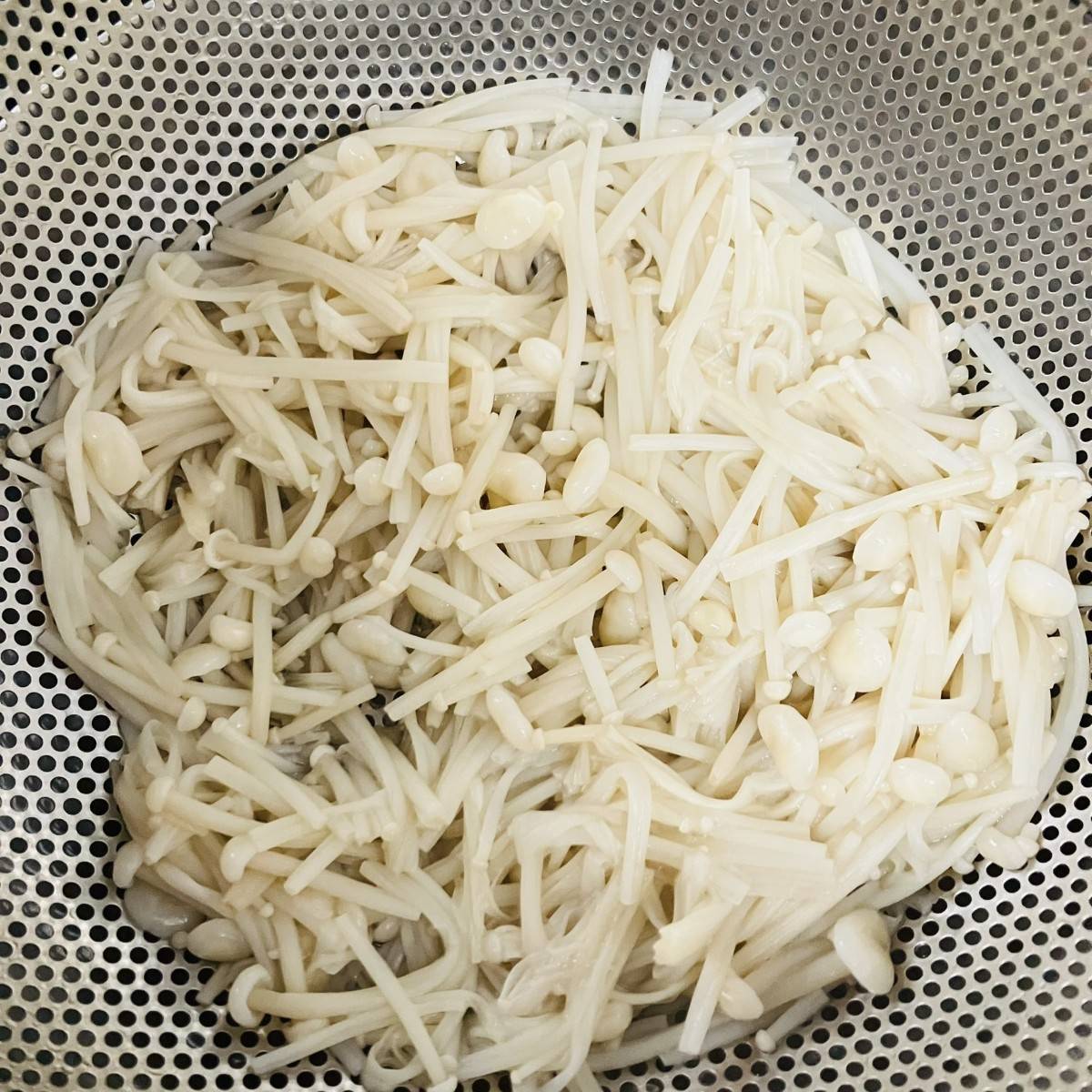 JAグループ公式の「えのきもずくサラダ」のレシピ