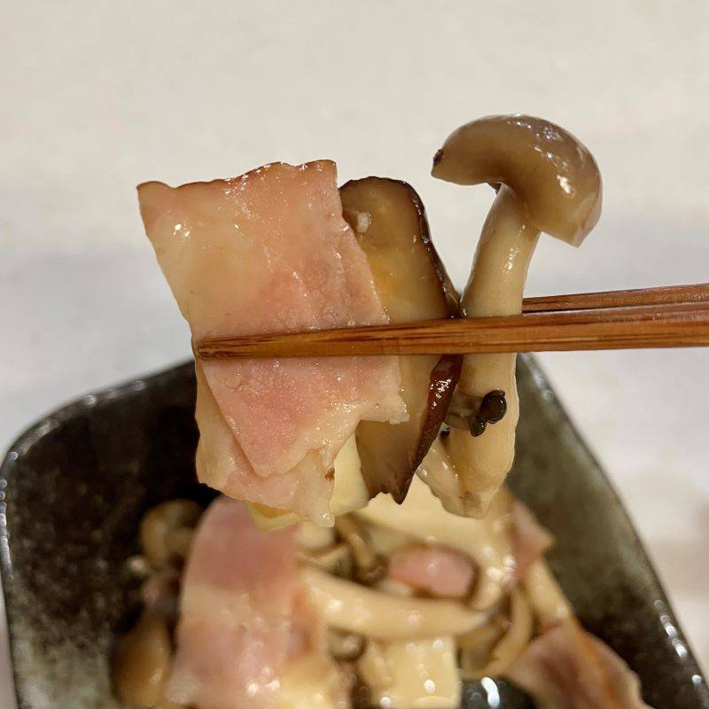 JAグループ公式の「きのことベーコンの甘辛炒め」のレシピ