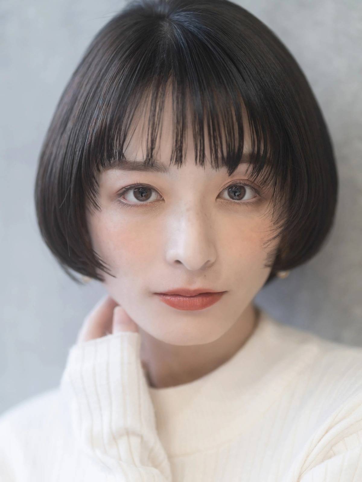 レトロ黒髪ショート