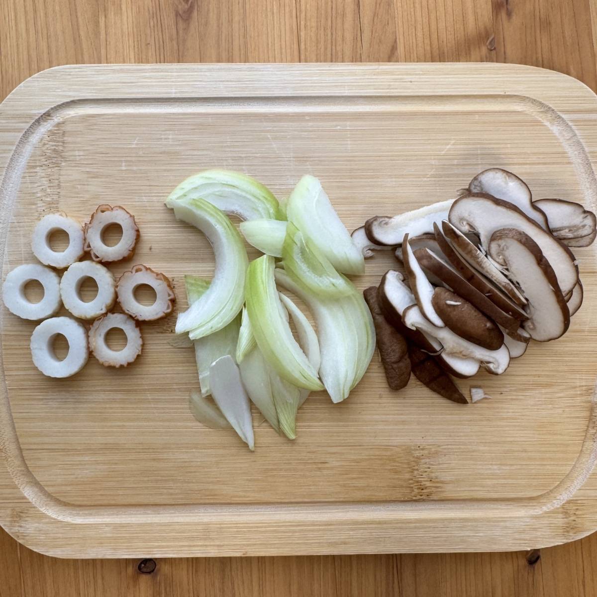 JAグループ公式の「ちくわとしいたけと大葉の野菜おにぎり♪」のレシピ