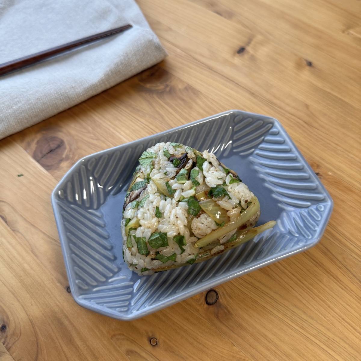 JAグループ公式の「ちくわとしいたけと大葉の野菜おにぎり♪」のレシピ