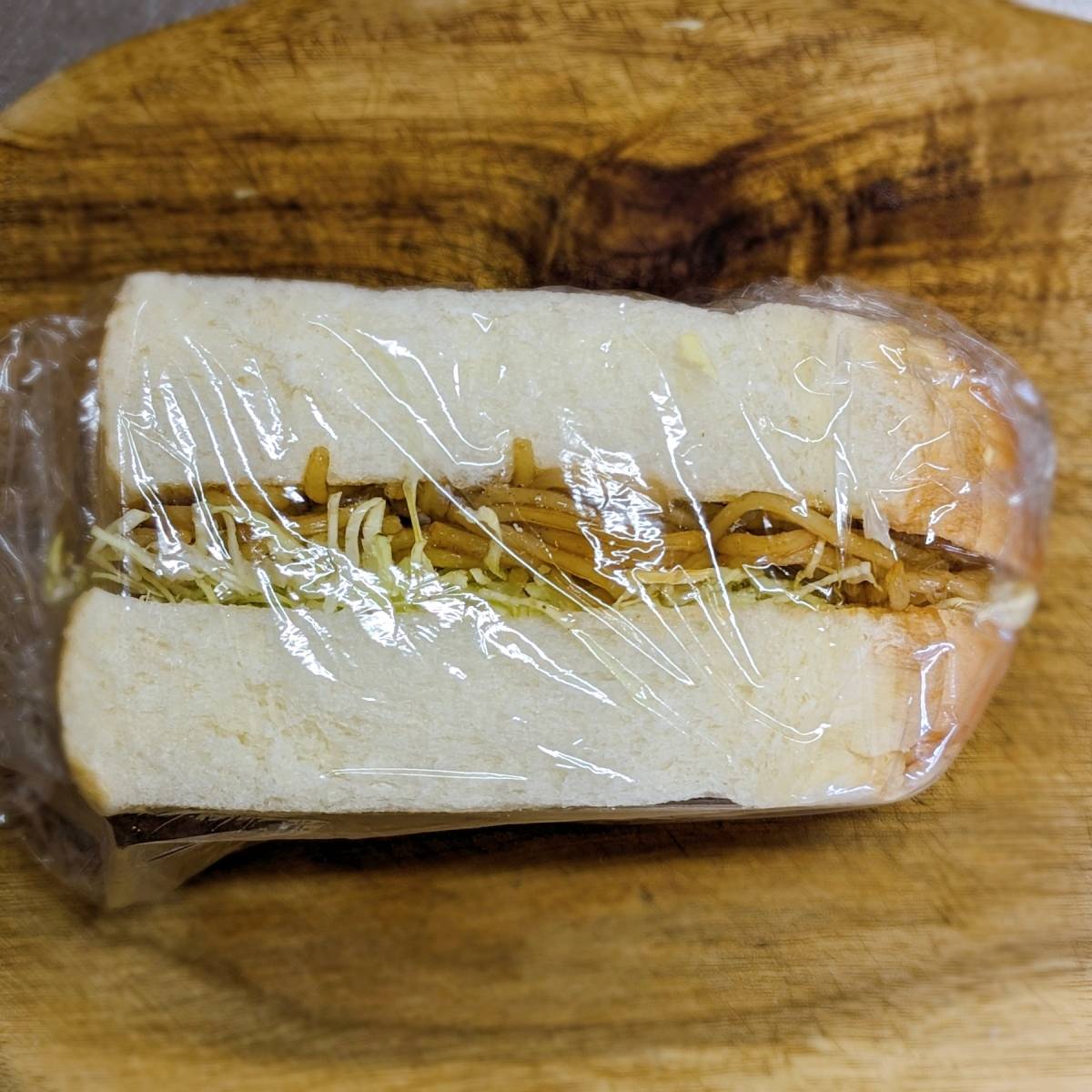 ヤマザキ公式の「キャベツと焼きそばのふかふわサンド」のレシピ