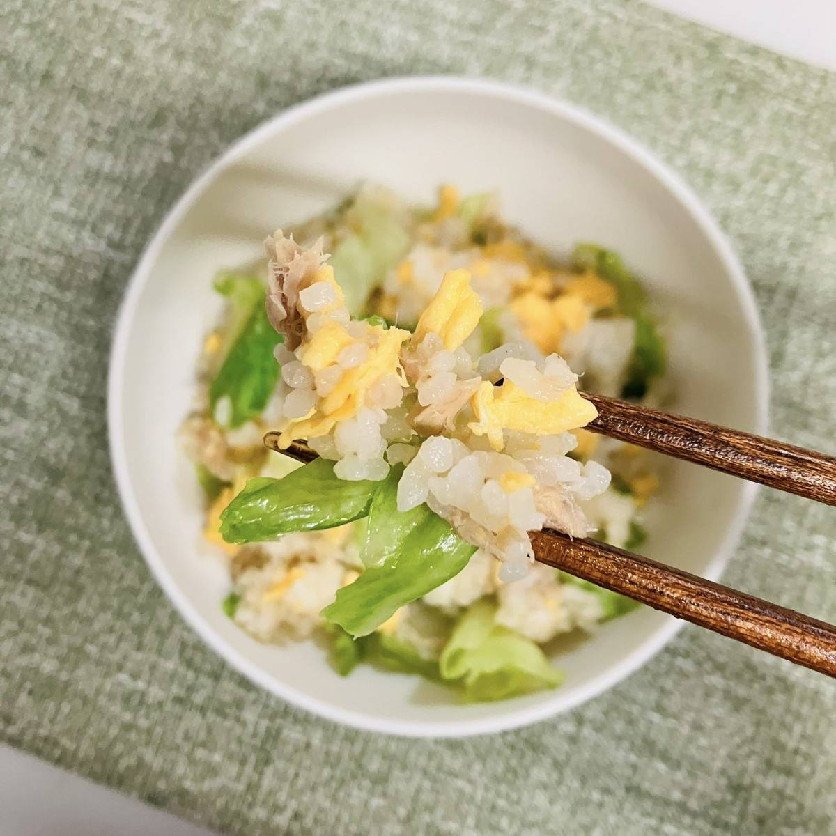 いなば公式の「ライトツナレタス炒飯 」のレシピ