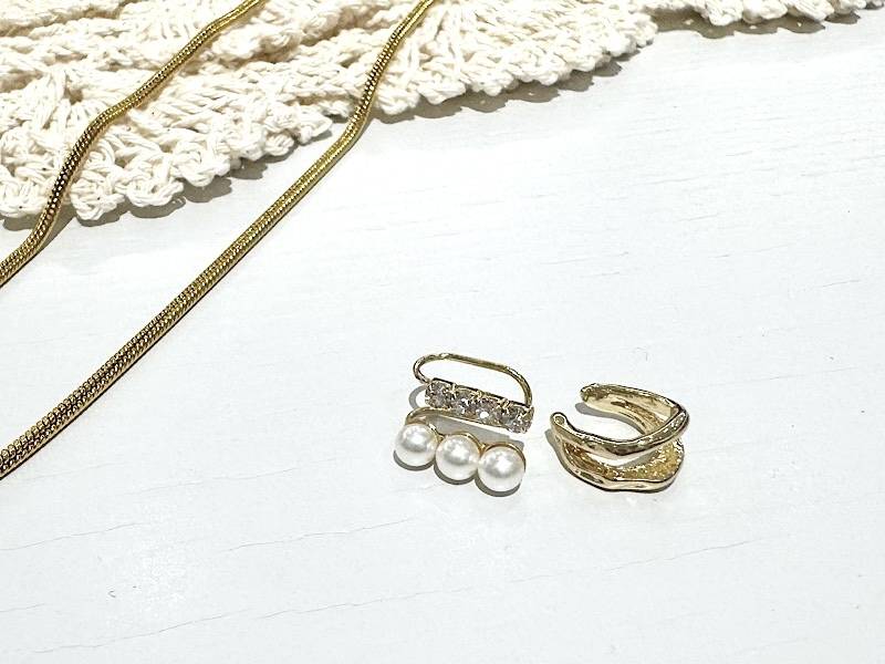 3COINSパールストーンイヤーカフの商品イメージ