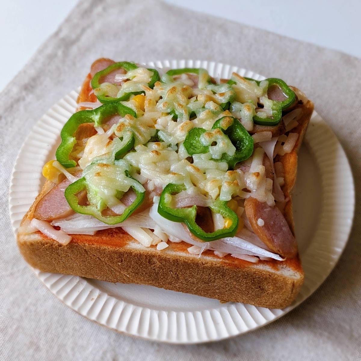 パスコ公式の「チーズたっぷりピザトースト」のレシピ