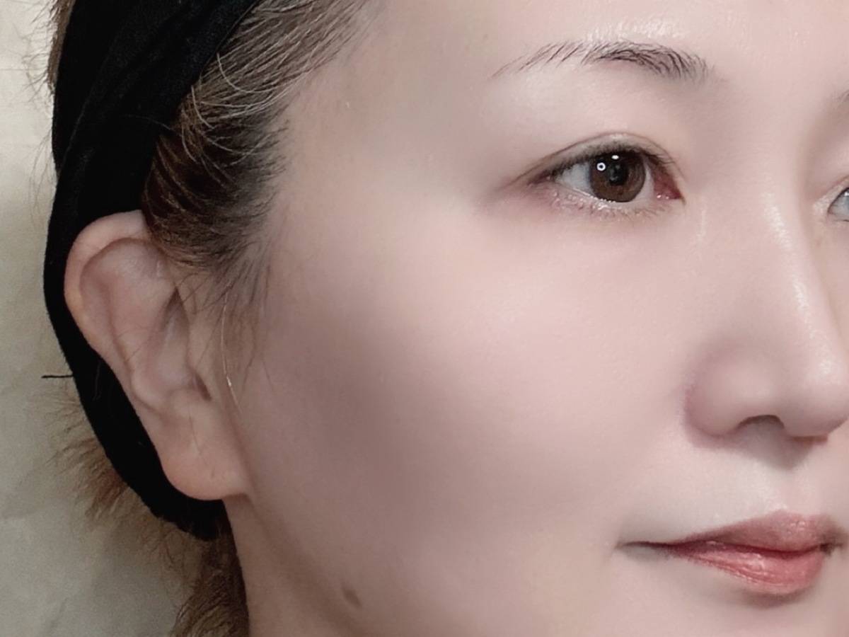 BOBBI BROWN ボビイ ブラウン インテンシブ セラム ラディアンス プライマー ロージー UV化粧下地 塗布後 筆者顔