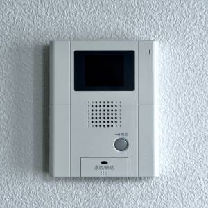 【ゾッとする怖い話】「設置しましたので」どこかおかしい作業着の男性