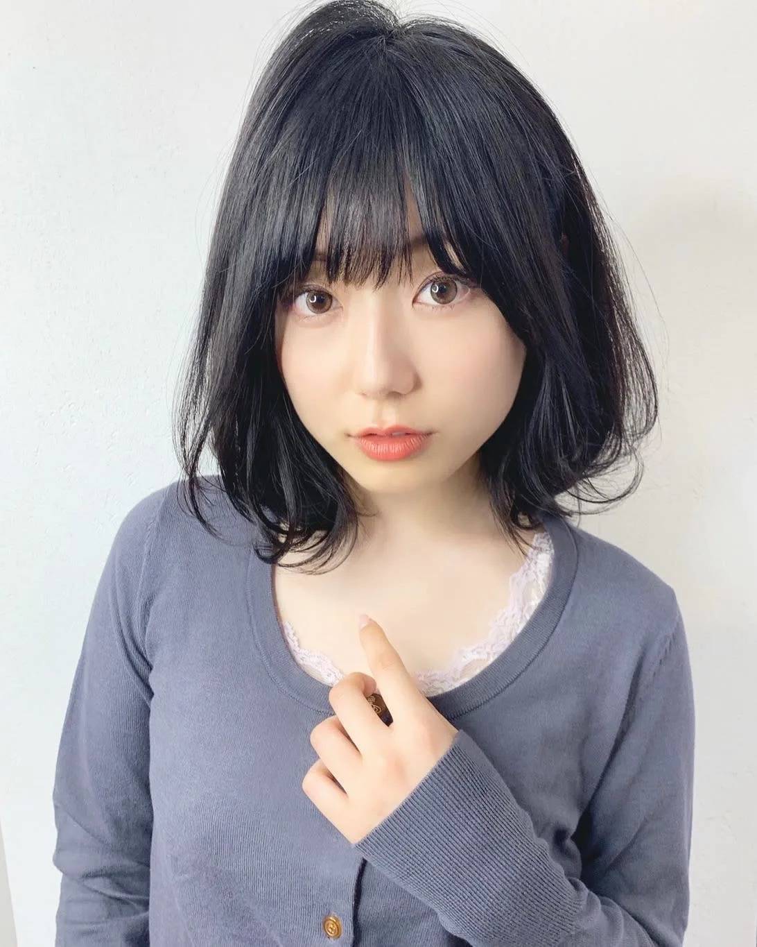 重め黒髪ボブ