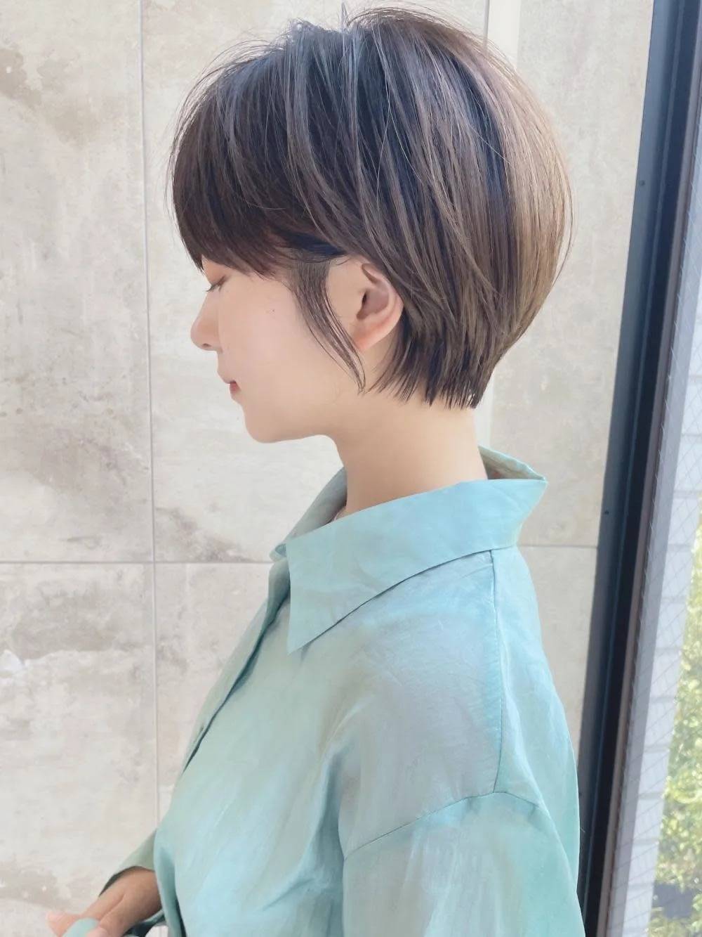 襟足がコンパクトなショート