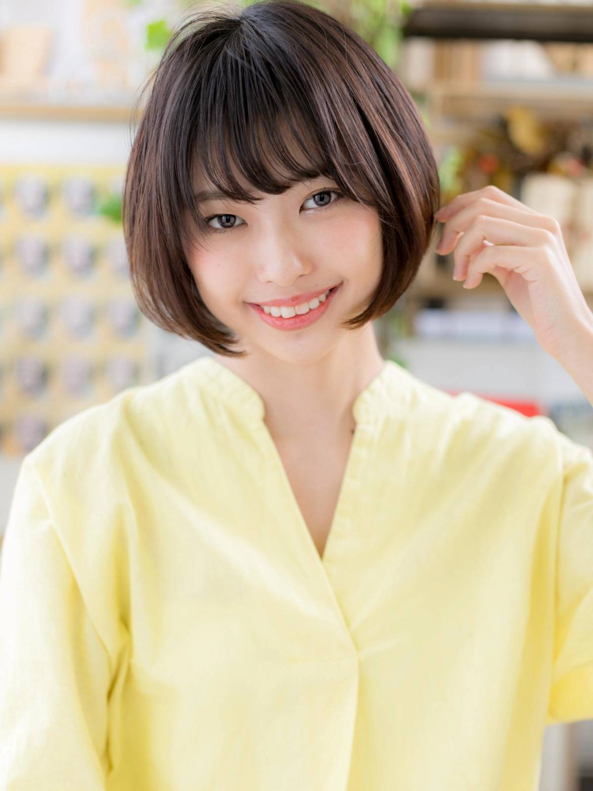 暗めカラーの美シルエットボブ