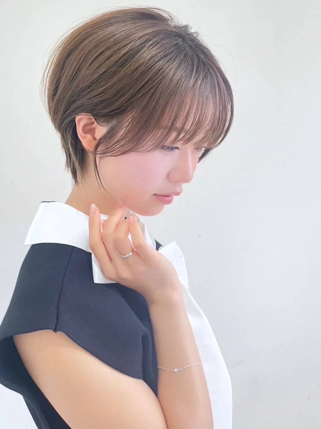 ナチュラルなレイヤーショート