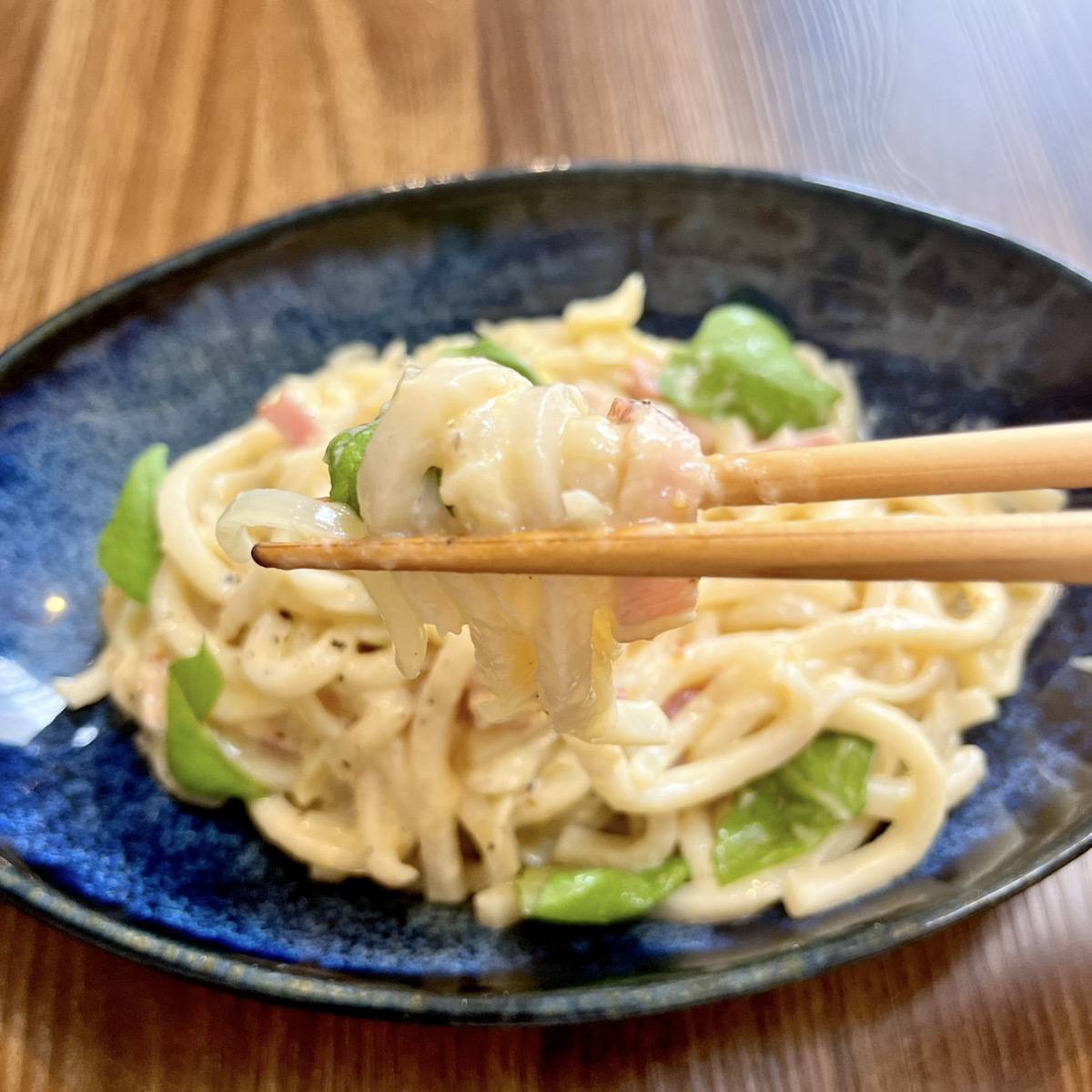 JA全農公式の「うどんカルボナーラ」のレシピ