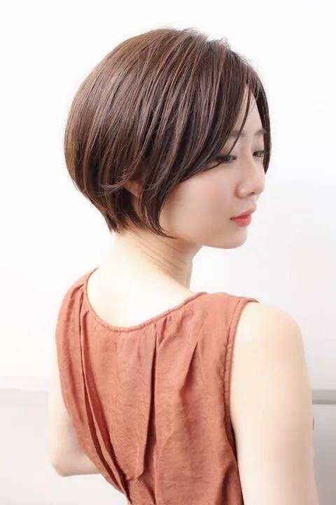 ショコラブラウンのツヤショート